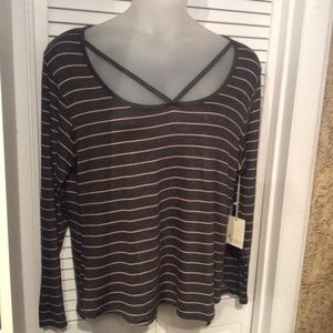 NWT Super soft tee. Size3x pink/gray striped